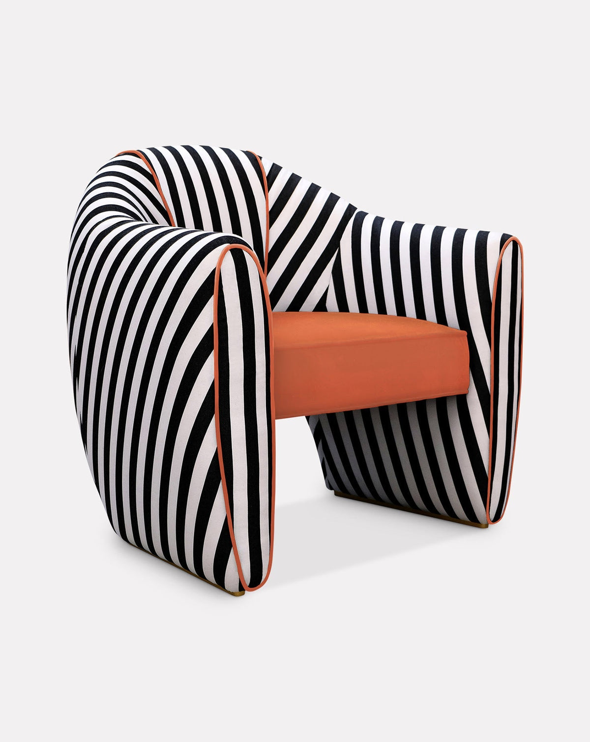 Fauteuil sculptural en satin et velours rayé