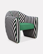 Fauteuil sculptural en satin et velours rayé