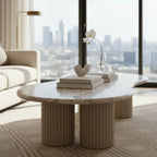 Table basse avec plateau en marbre de forme galet
