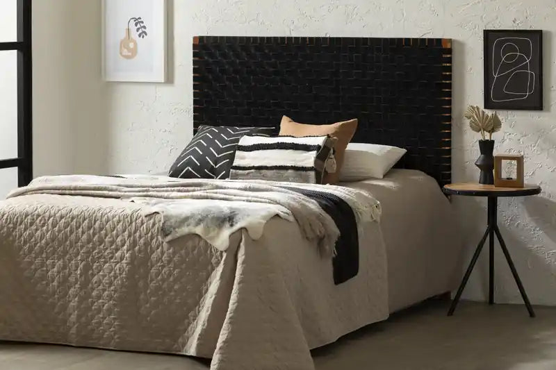 Tête de lit en cuir tressé noir et bois d'acacia, Grand lit