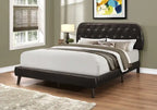 Lit Queen Size Aspect Cuir Marron Avec Pieds En Bois