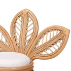 Chaise d'appoint en rotin naturel Gresham bali & pari, Blanc/Marron naturel : Fabriquée à la main, coussin en mousse, aucun assemblage requis