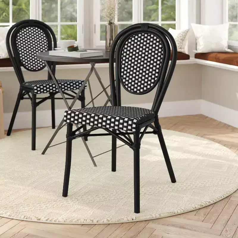 Chaise empilable de bistrot Thonet commerciale intérieure/extérieure Flash Furniture Lourdes, rotin synthétique et cadre en aluminium